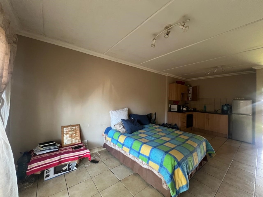 1 Bedroom Property for Sale in Geelhoutpark North West